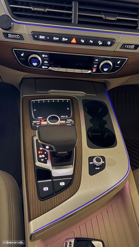 Audi Q7 3.0 TDI quattro S-line Tiptronic 7L - 8