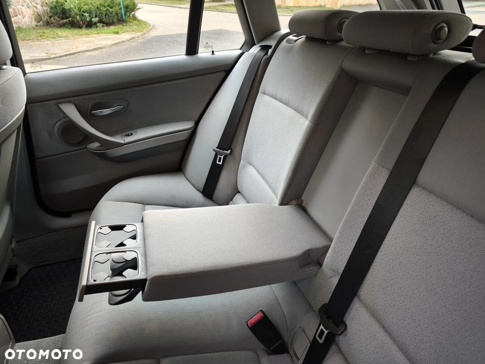 BMW Seria 3 320d Edition Sport - 23