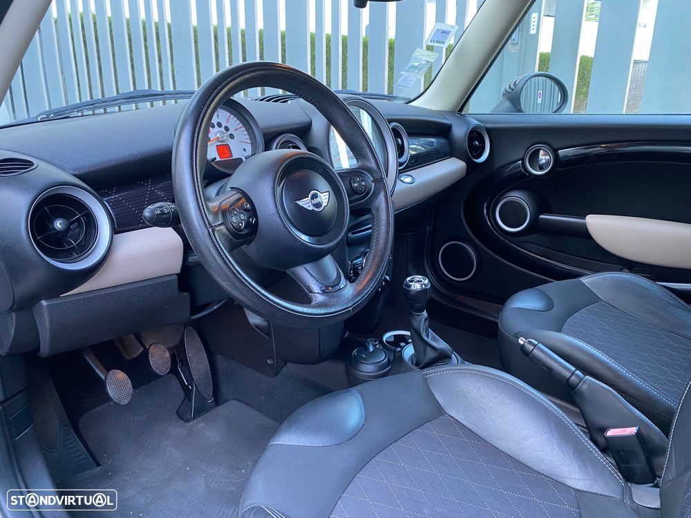 MINI 3 Portas One D - 8