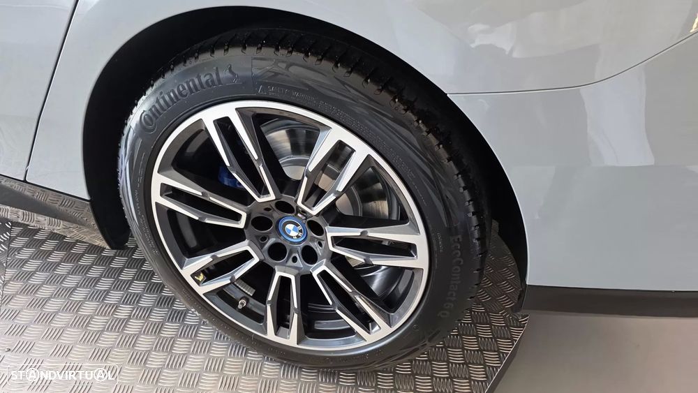 BMW 530 e Pack Desportivo M - 34