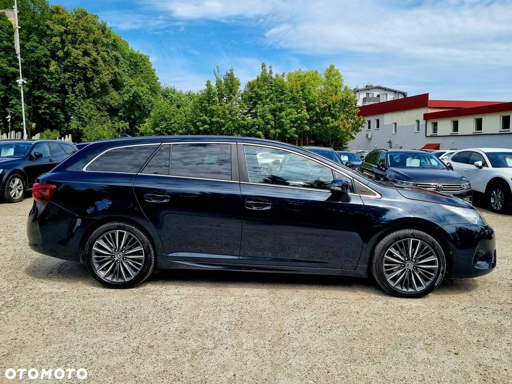 Toyota Avensis 1.8 Premium MS - 3