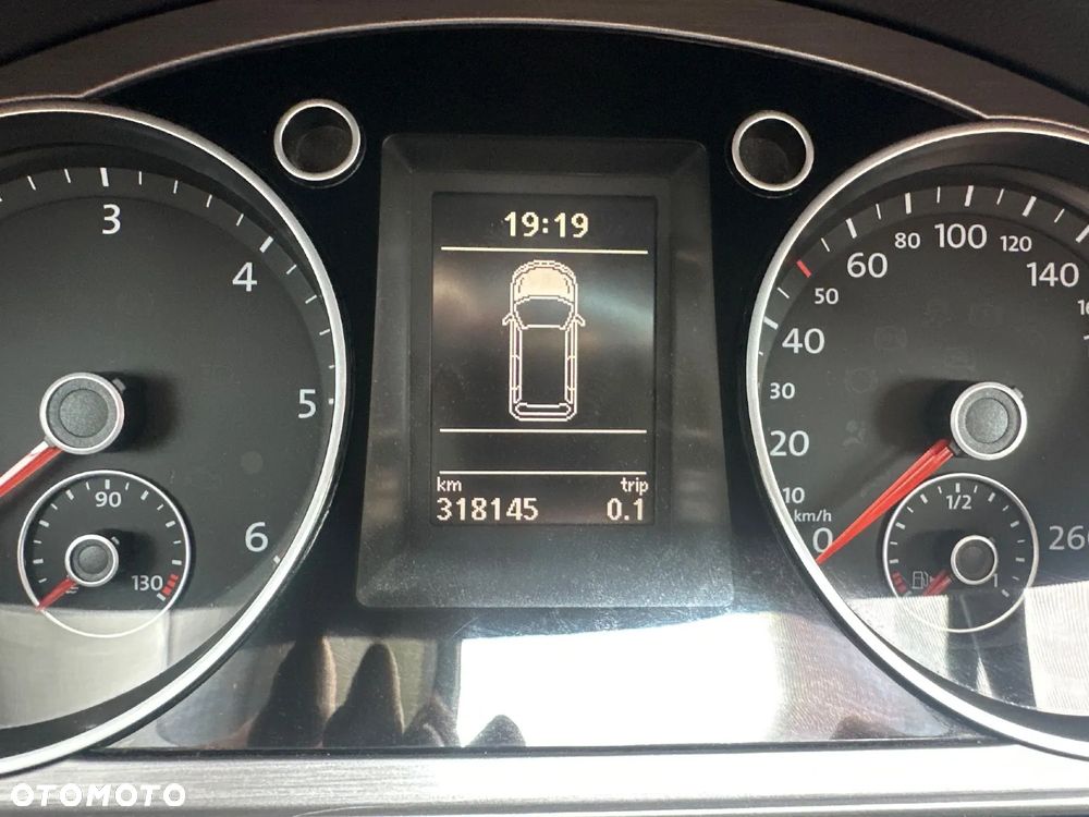 Volkswagen Passat 2.0 Blue TDI SCR Comfortline - 19