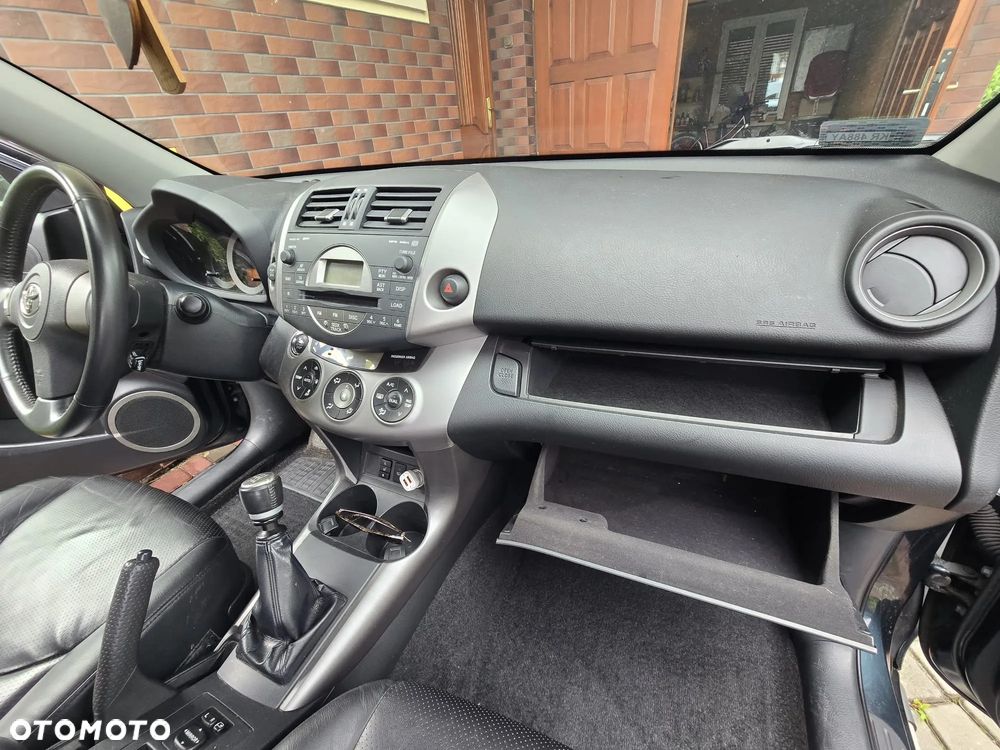 Toyota RAV4 2.2 D-4D X - 9