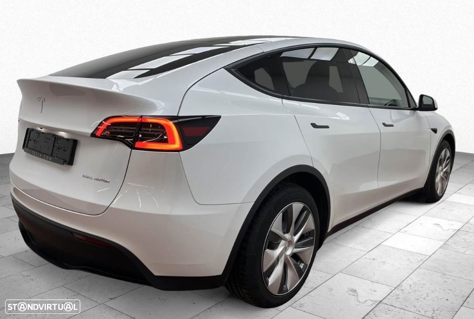Tesla Model Y Long Range Dual Motor AWD - 3
