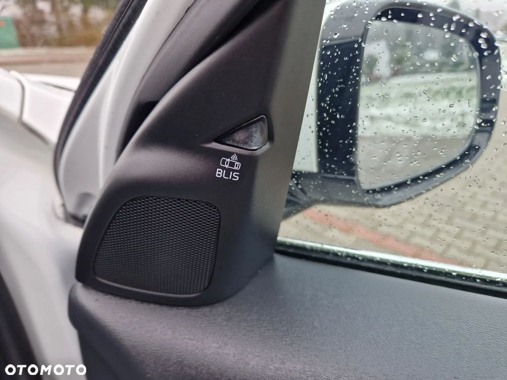 Volvo V60 D6 AWD Plug-in Hybrid Summum - 22