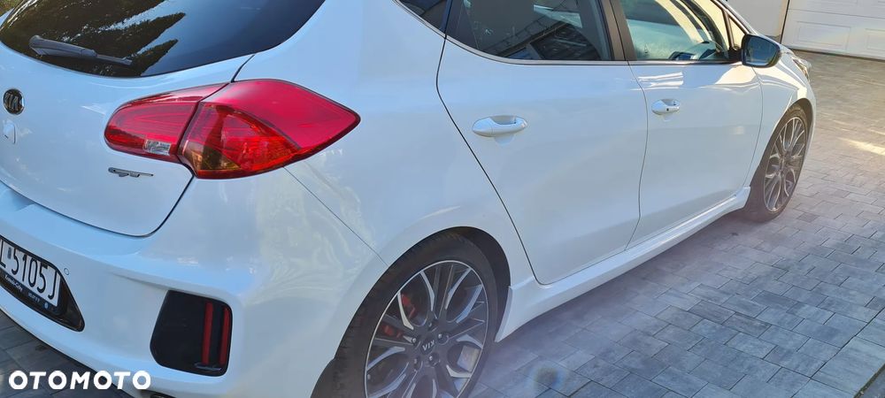 Kia Ceed 1.6 T-GDI GT L - 6