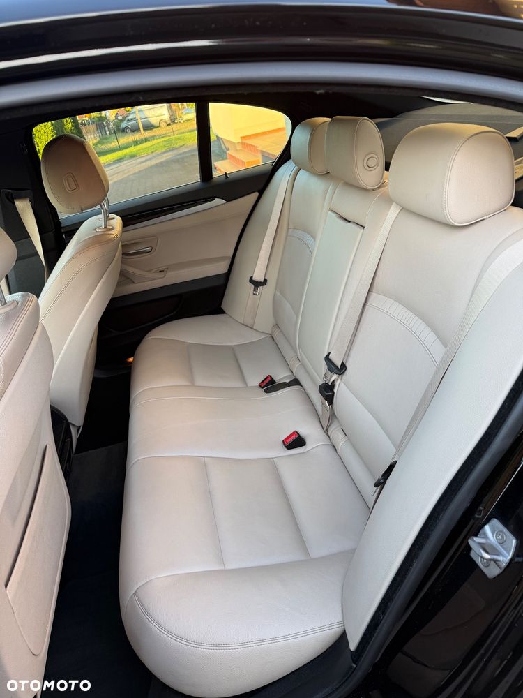 BMW Seria 5 518d - 17