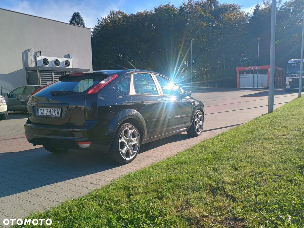Ford Focus 2.0 16V Titanium - 9