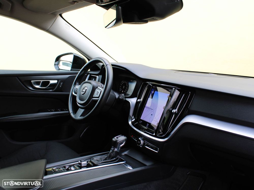 Volvo V60 2.0 D3 Momentum Plus Geartronic - 52