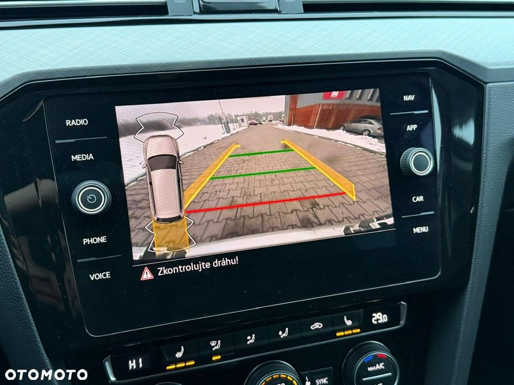 Volkswagen Passat 2.0 TDI EVO Business DSG - 24