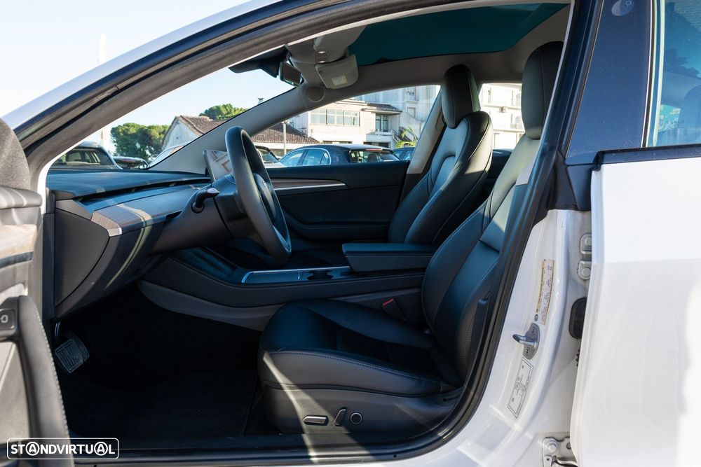 Tesla Model 3 RWD - 16