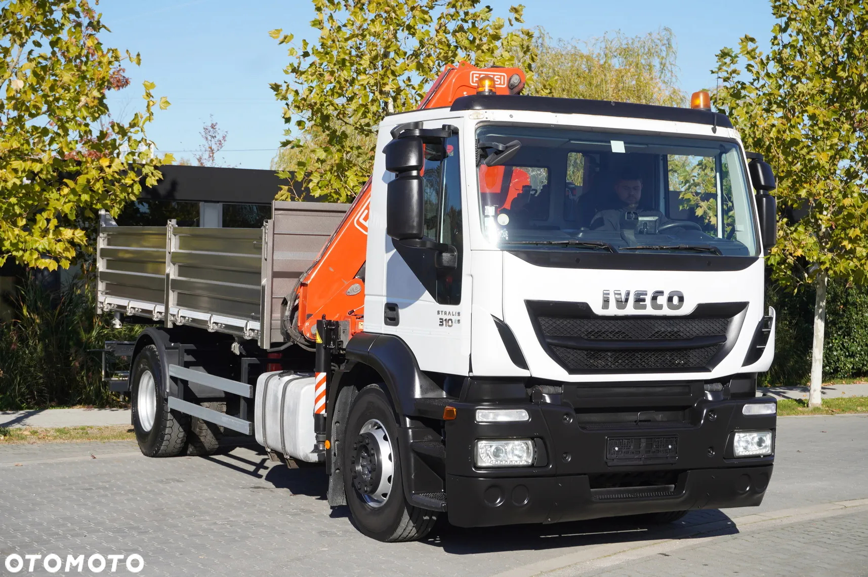 Iveco Stralis 310 E6 / NOWA Wywrotka 3-stronna / Dźwig Fassi F135 z pilotem - 8