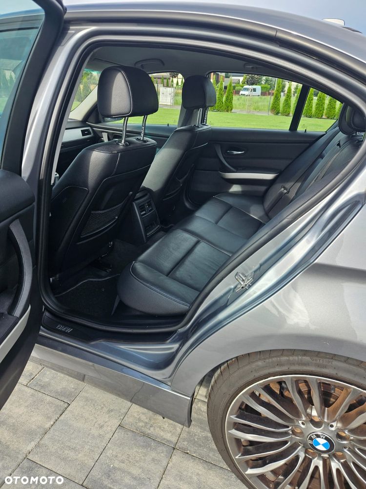 BMW Seria 3 320d Efficient Dynamics Sport Line EU6 - 14