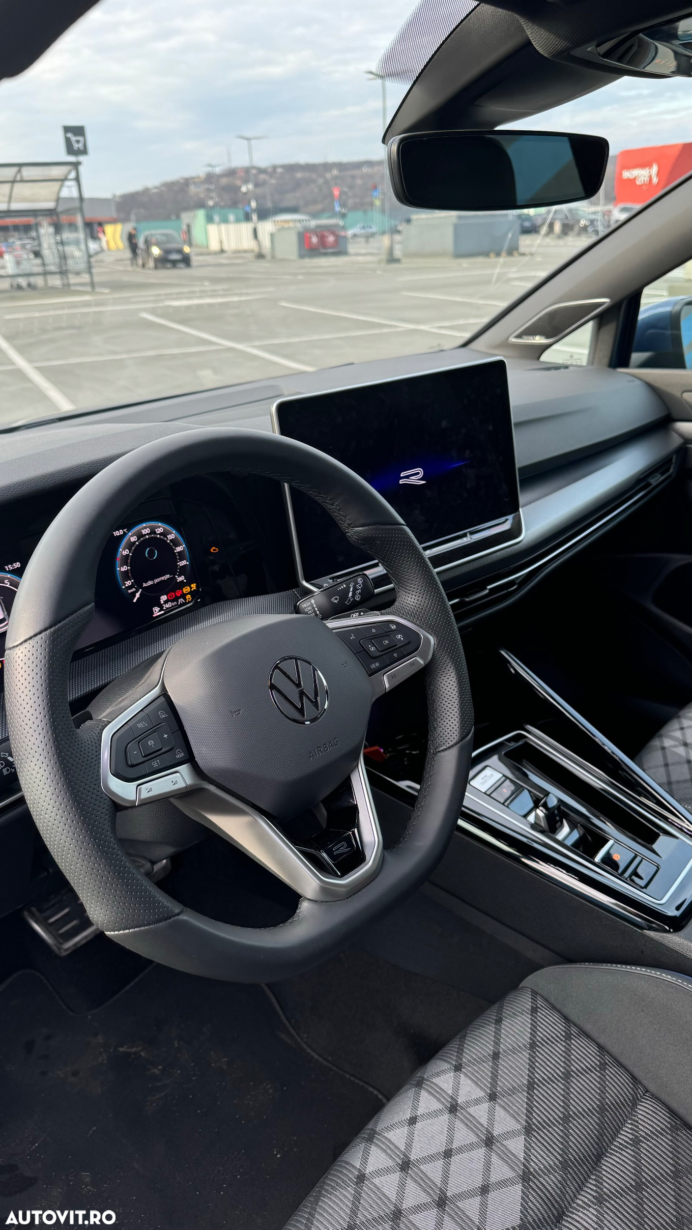 Volkswagen Golf 1.5 eTSI DSG MHEV R-Line - 14
