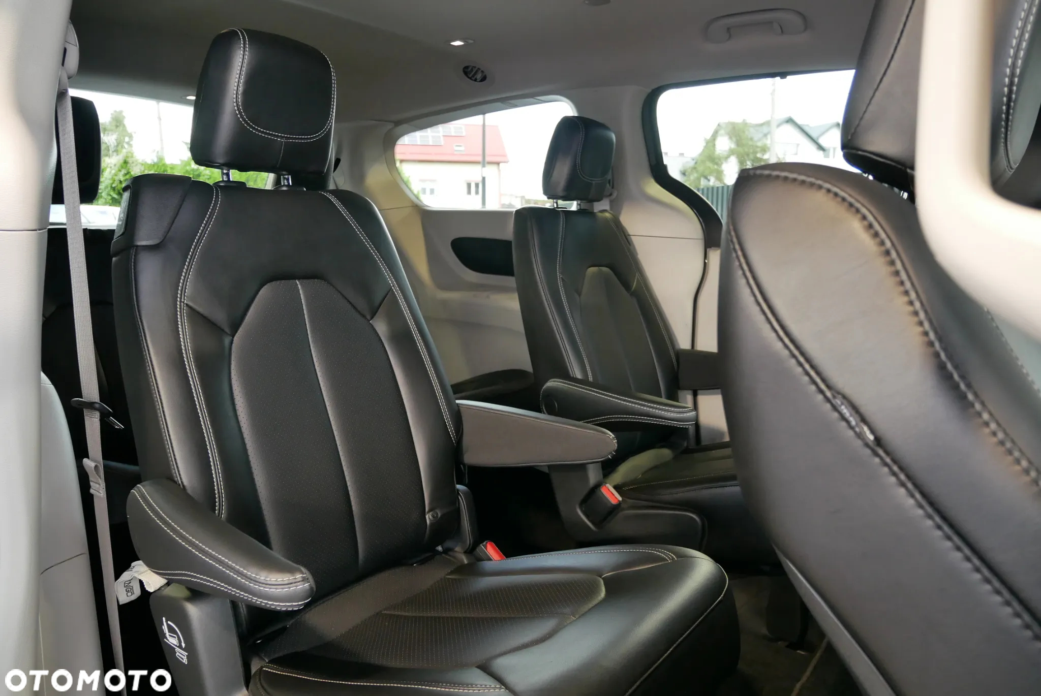 Chrysler Pacifica - 13