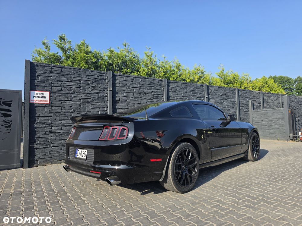 Ford Mustang - 2