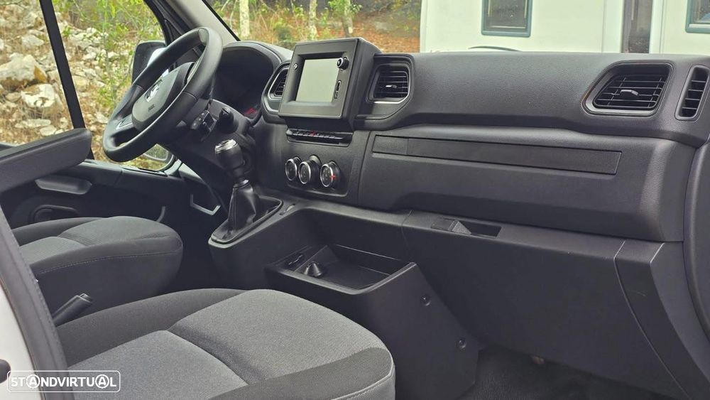 Renault Master Camper Van - 11