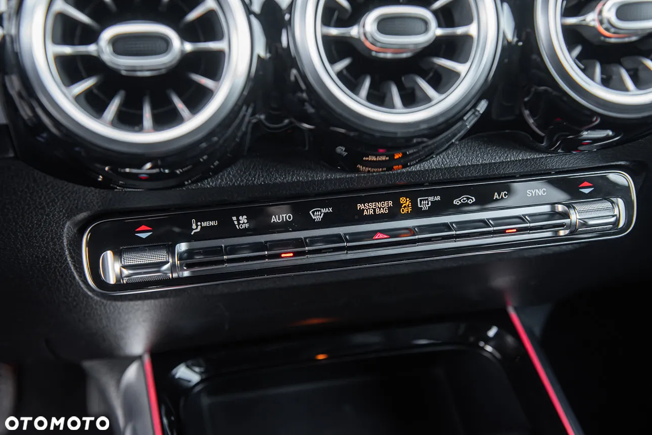 Mercedes-Benz GLB 250 4-Matic 8G-DCT - 25