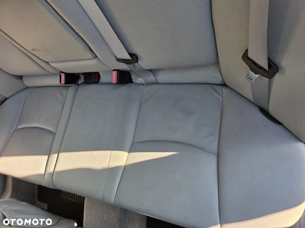 Mercedes-Benz Klasa C 320 4Matic Avantgarde Sport Edition - 27