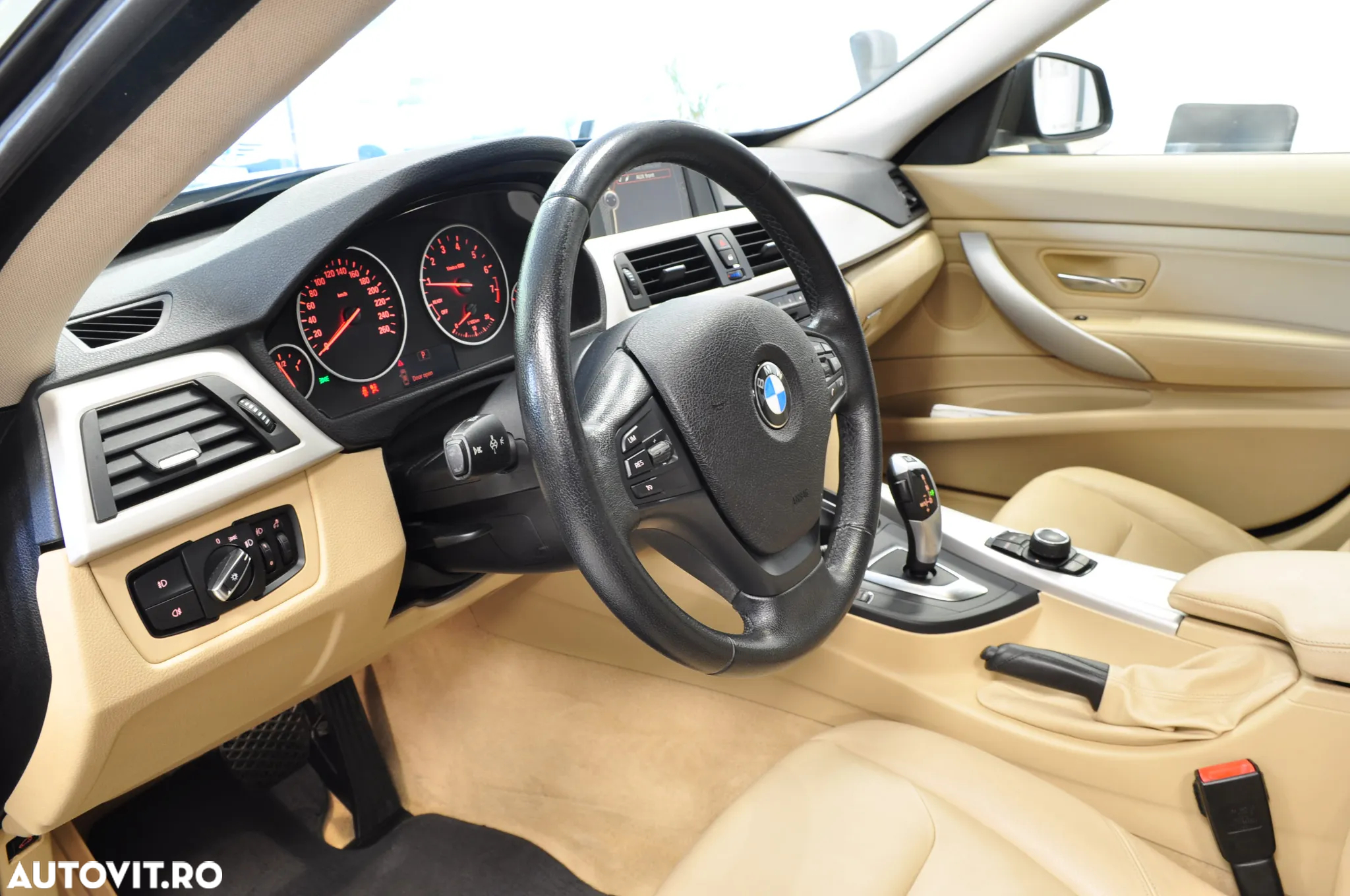 BMW Seria 3 328i xDrive Aut. Luxury Line - 10