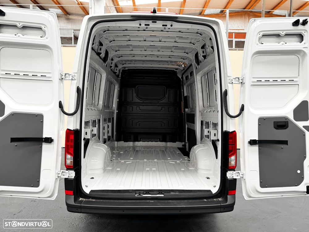 VW Crafter 35 Cargo L3H3 - 19