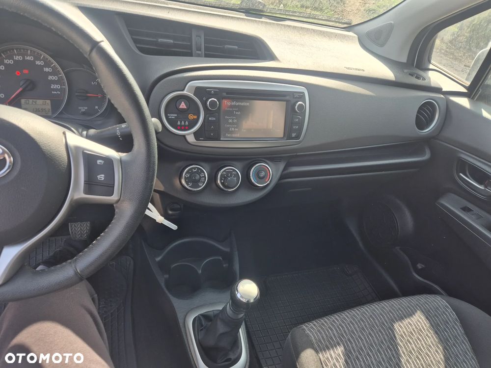 Toyota Yaris 1.33 Premium - 11