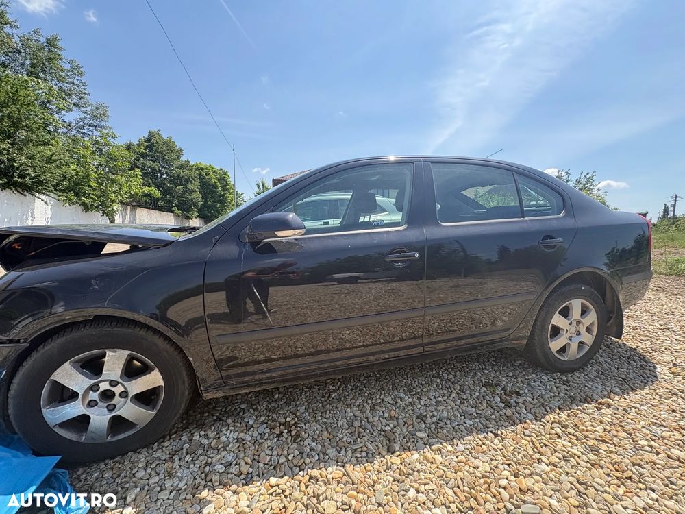 Skoda Octavia 1.9TDI Elegance Aut - 2