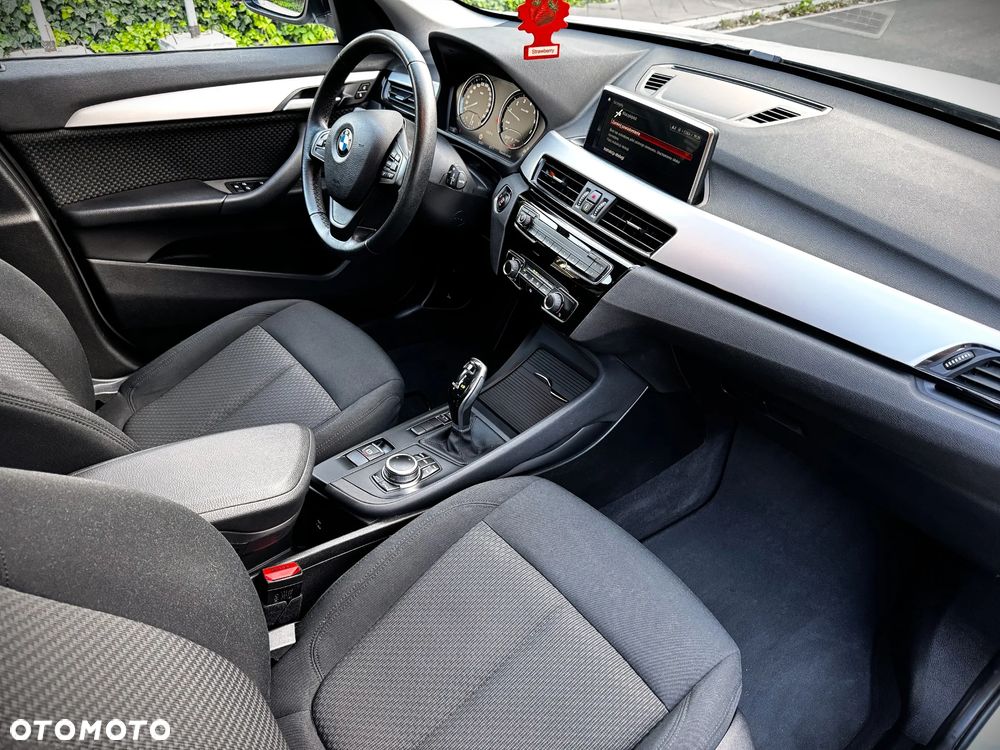 BMW X1 sDrive18i - 24