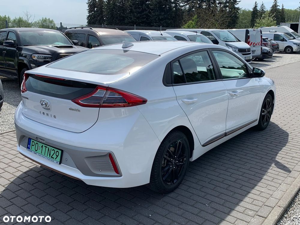Hyundai IONIQ Style - 5