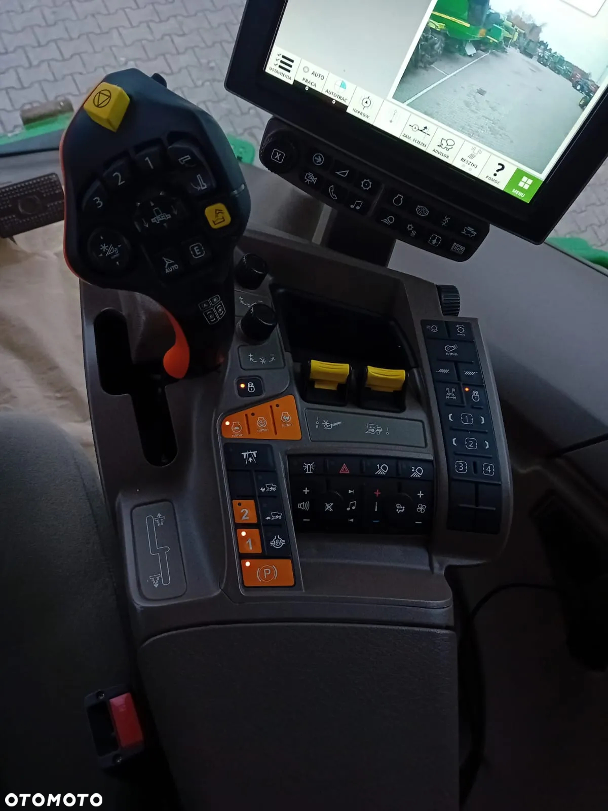 John Deere S790 - 19