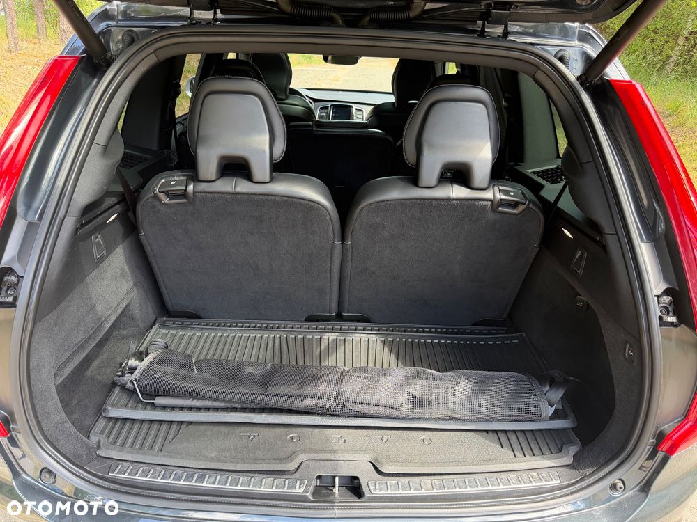 Volvo XC 90 D5 AWD Geartronic RDesign - 26