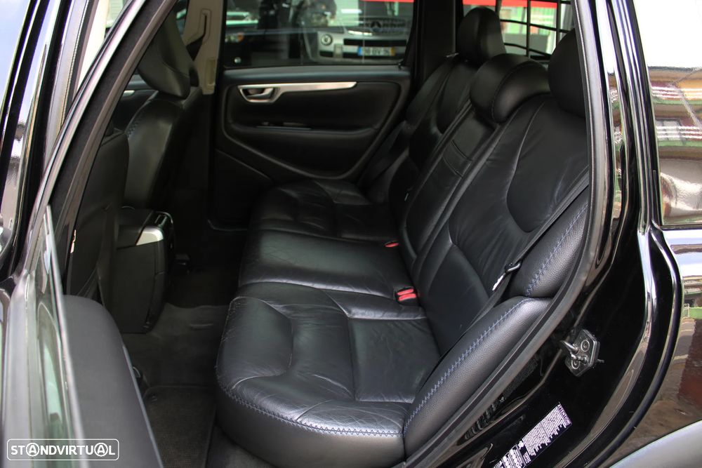 Volvo XC 70 2.4 D5 Nivel 2 - 26