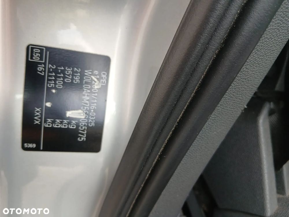 Opel Zafira - 10