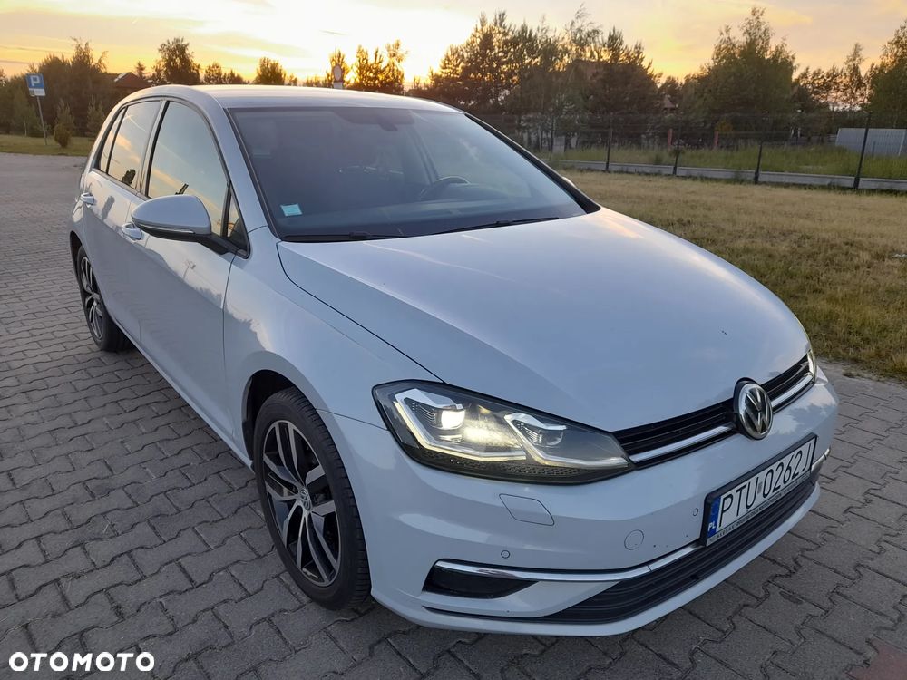 Volkswagen Golf - 1