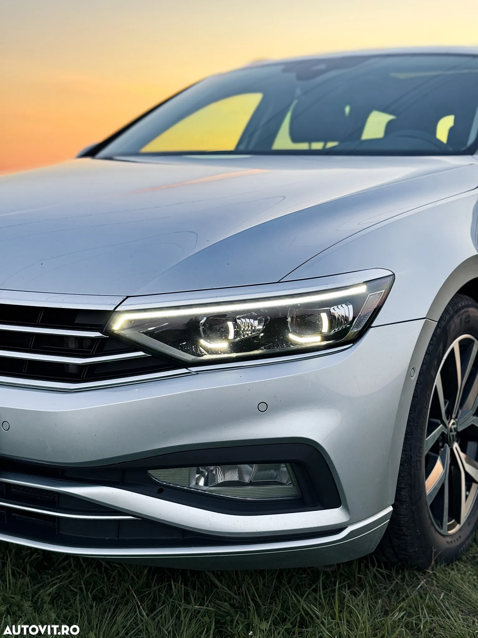 Volkswagen Passat Variant 2.0 TDI SCR DSG 4Motion Business - 3