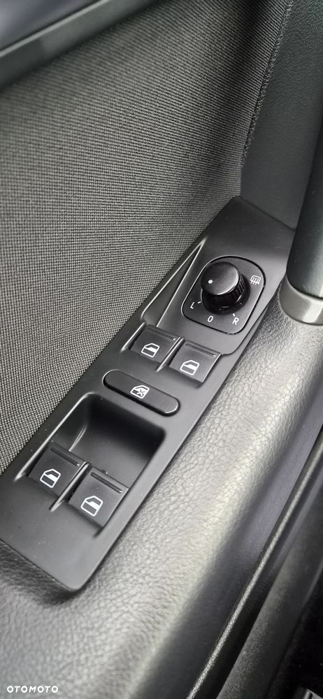 Volkswagen Passat Variant 1.6 TDI DPF BlueMot Comfortline - 37