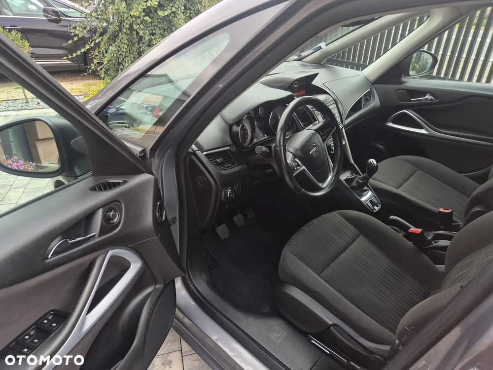 Opel Zafira - 14