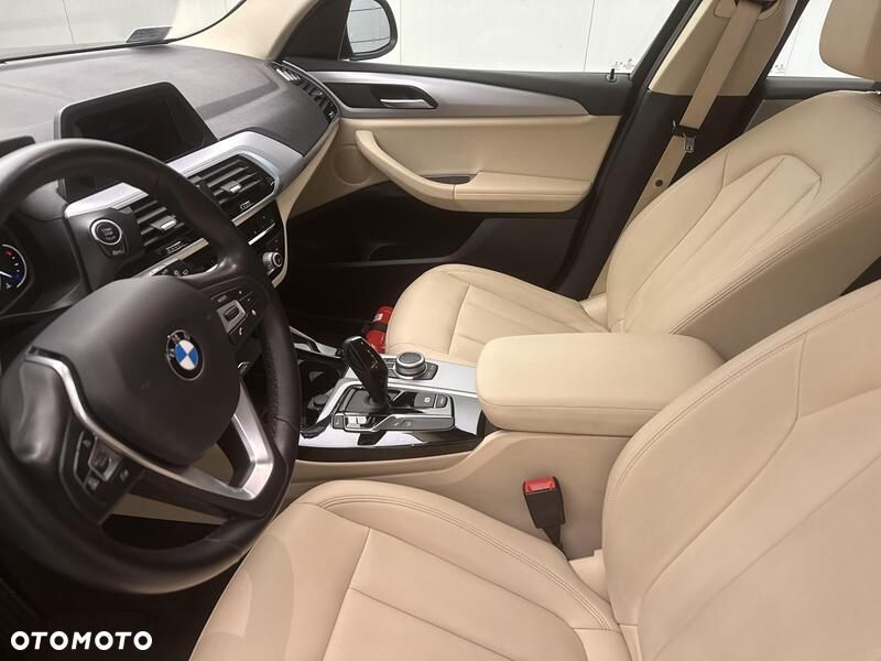 BMW X3 xDrive20d - 11