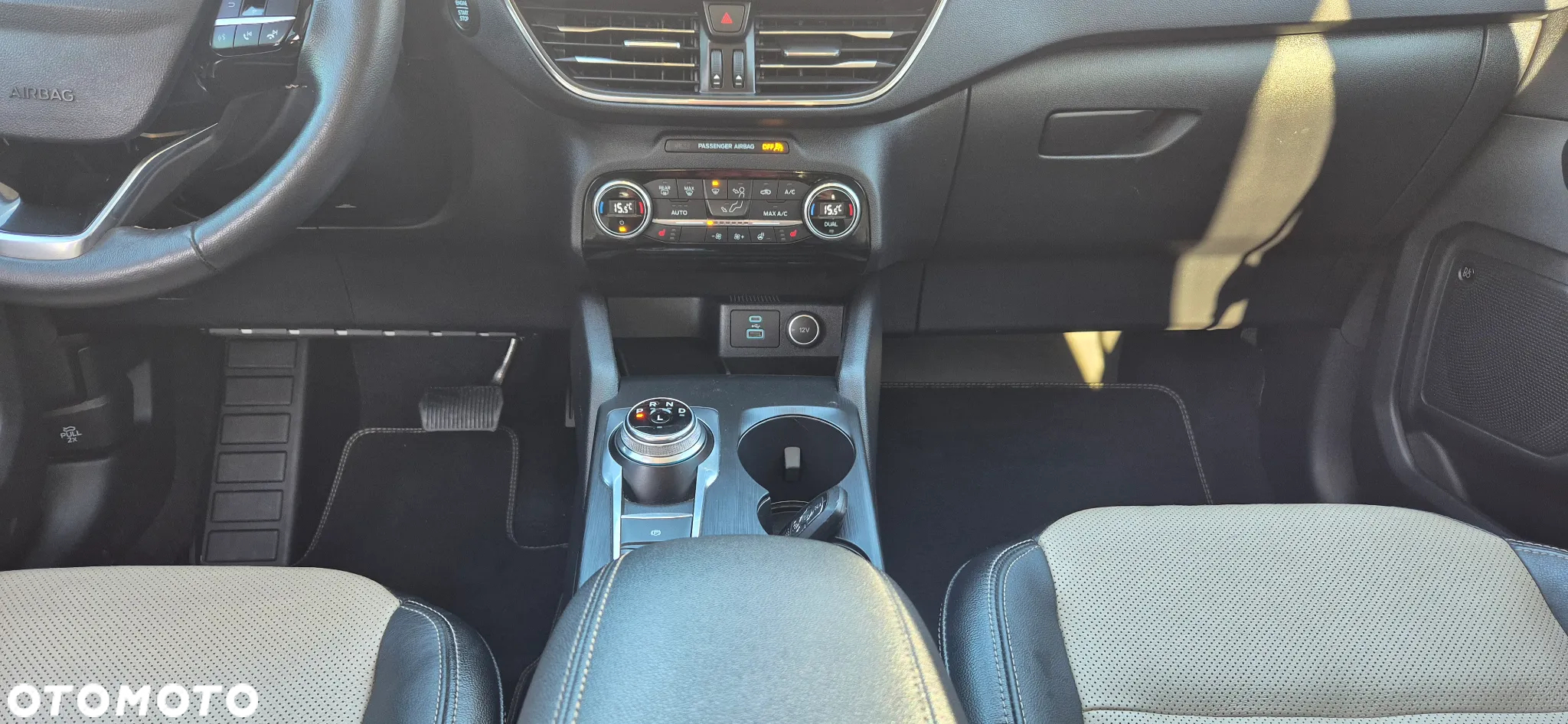 Ford Kuga 2.5 FHEV AWD Titanium - 27