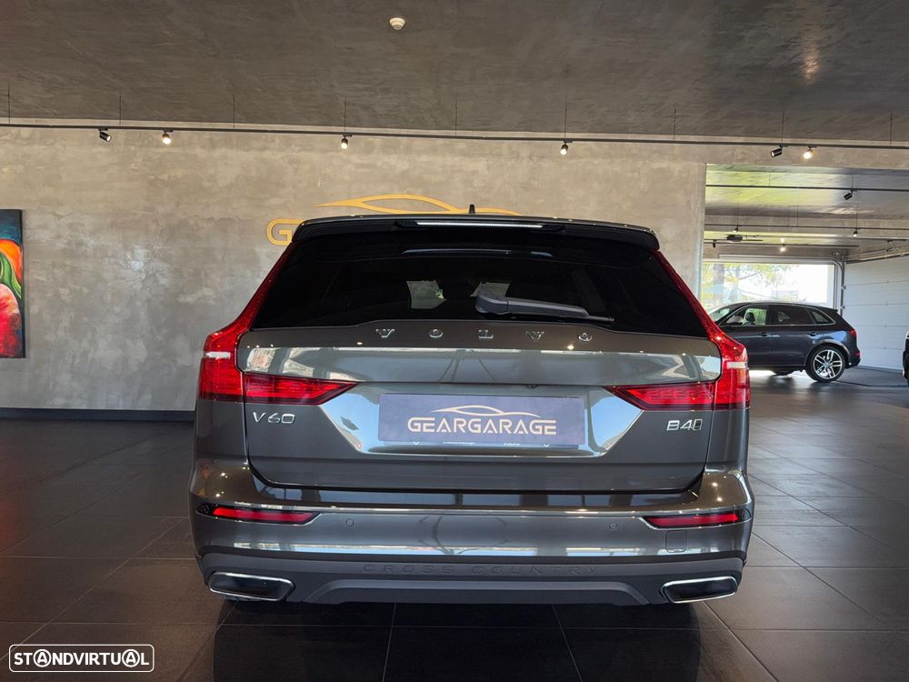 Volvo V60 Cross Country 2.0 B4 Geartronic - 10