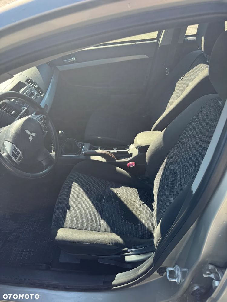 Mitsubishi Lancer 1.8 Invite - 10