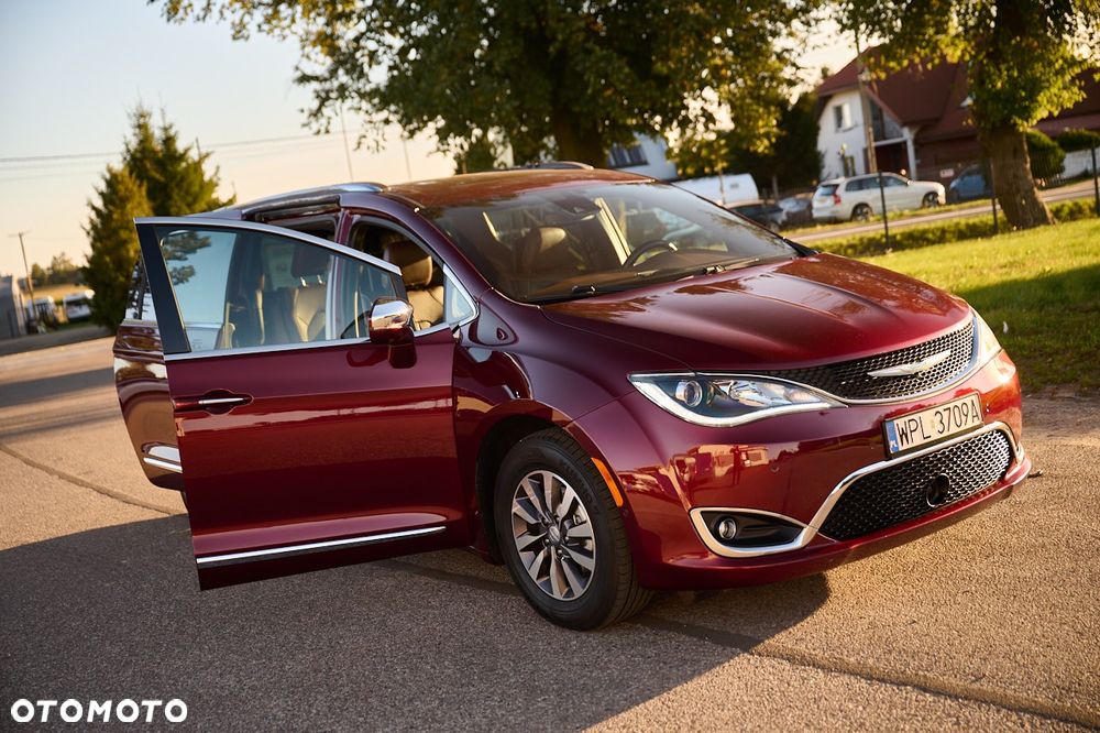 Chrysler Pacifica - 15