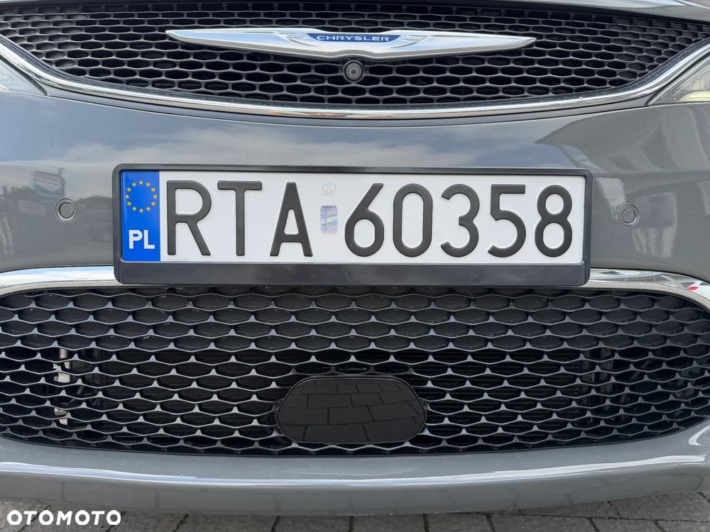 Chrysler Pacifica - 32