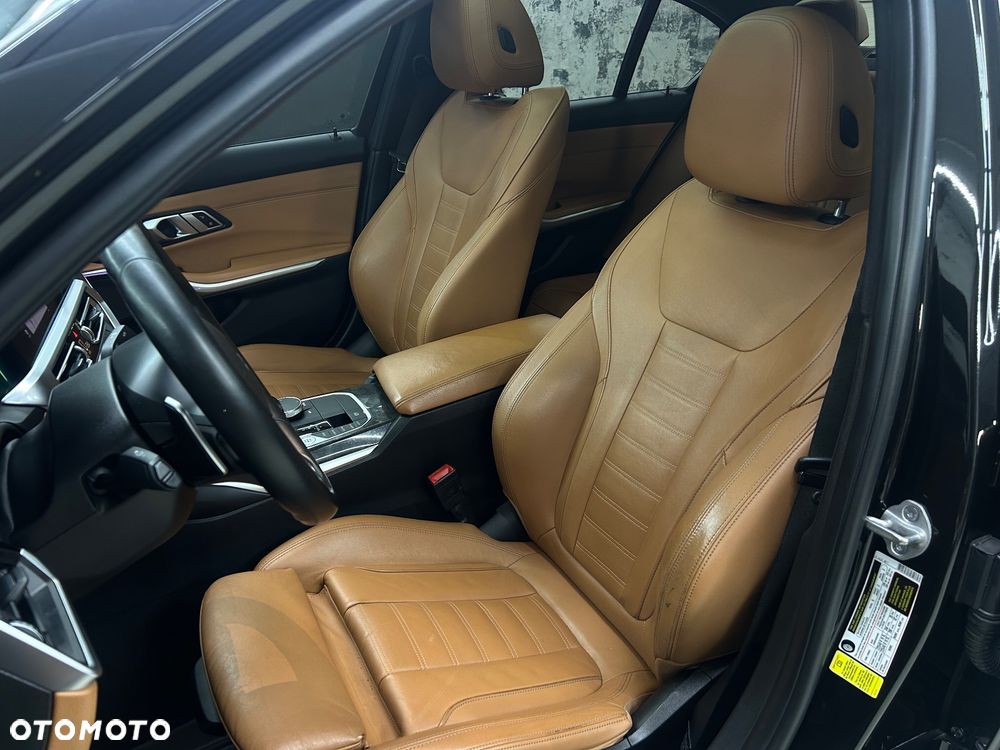 BMW Seria 3 330i M Sport - 18