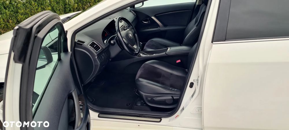 Toyota Avensis 1.8 Multidrive S Executive - 18