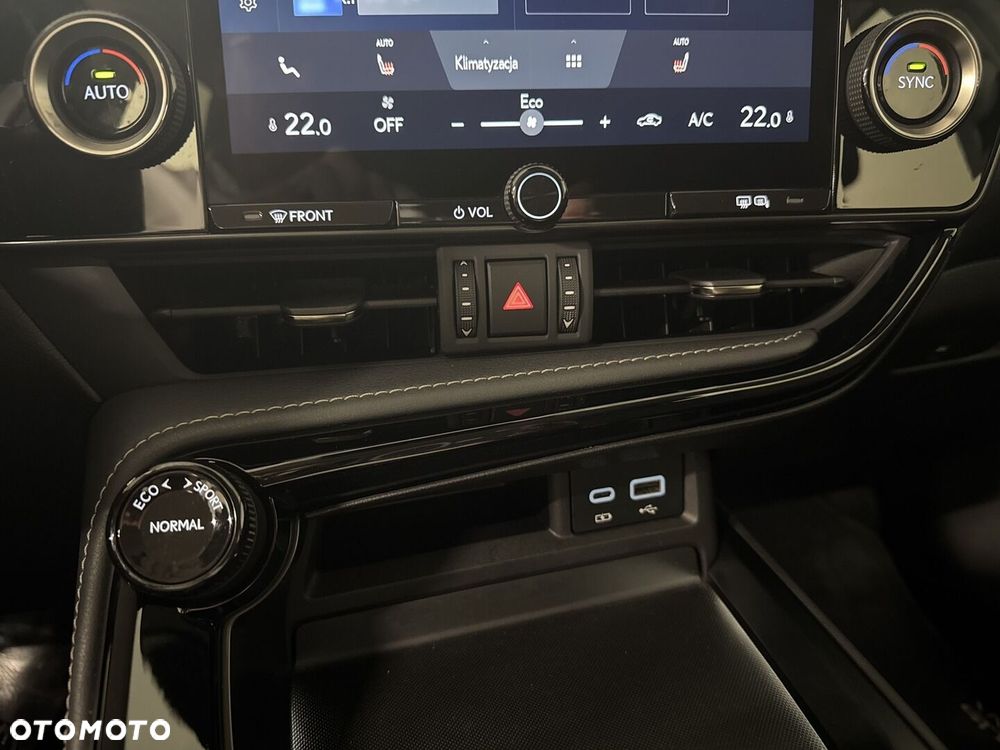 Lexus NX 350h Business AWD - 18