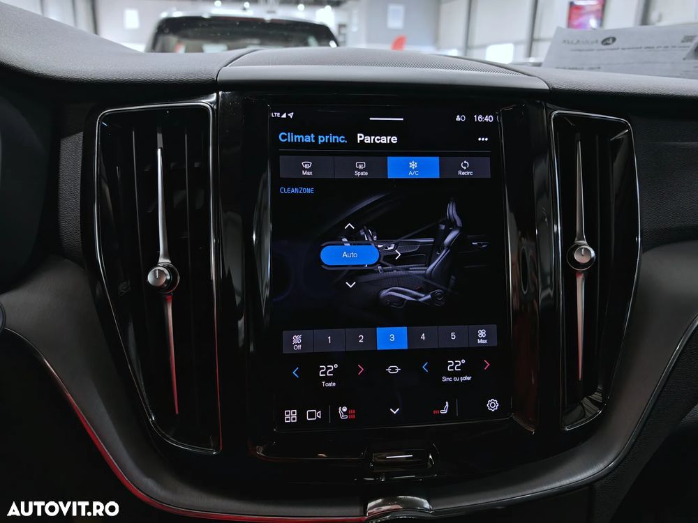 Volvo XC 60 T6 AWD Recharge Geartronic Inscription - 16