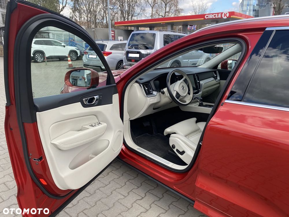 Volvo XC 60 D4 Momentum - 8