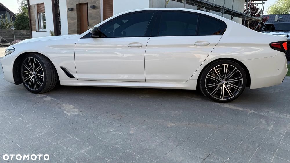 BMW Seria 5 M550i xDrive sport - 5