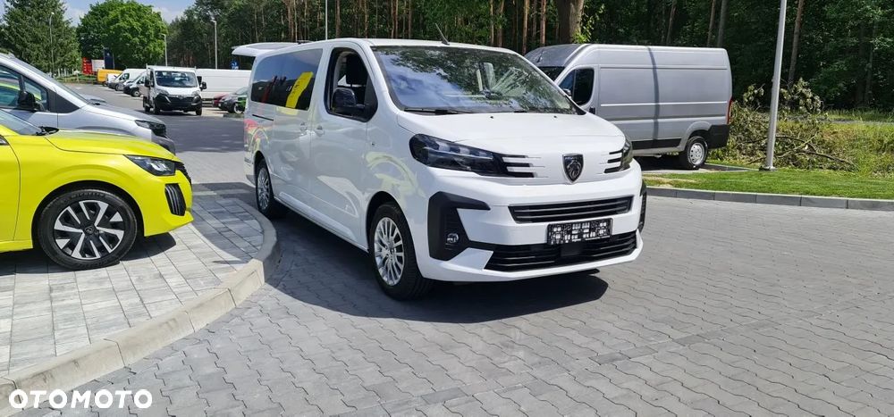 Peugeot Traveller - 10